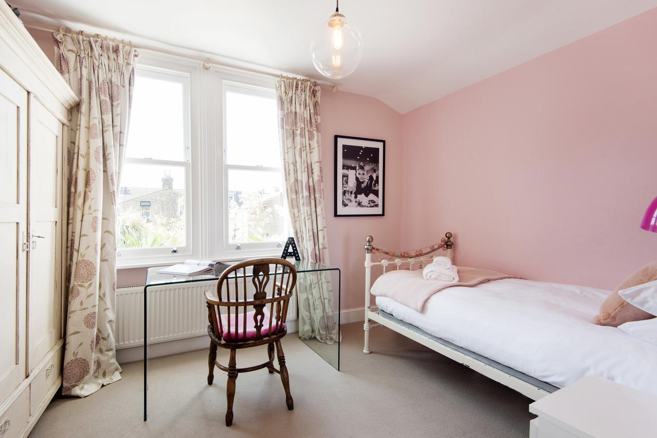 Enchanting Southfields Home By King George'S Park ロンドン エクステリア 写真