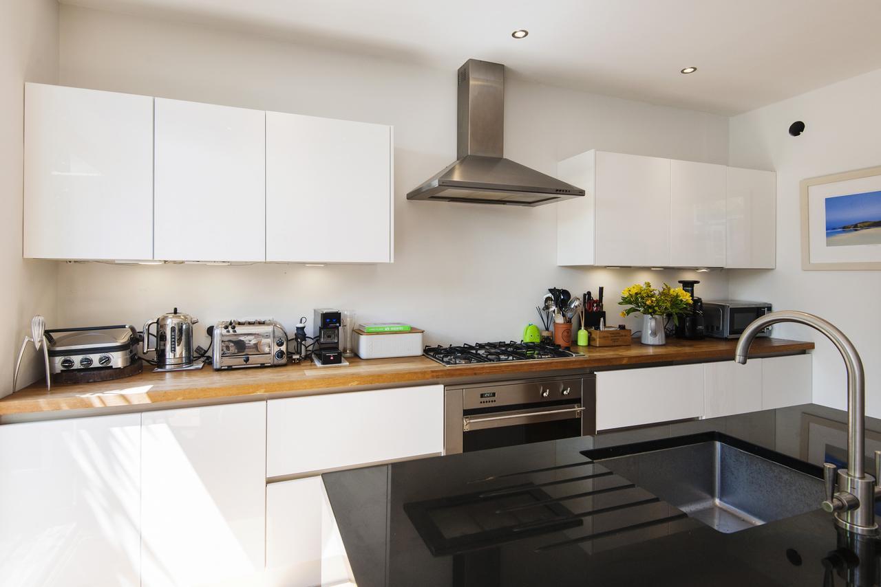 Enchanting Southfields Home By King George'S Park ロンドン エクステリア 写真