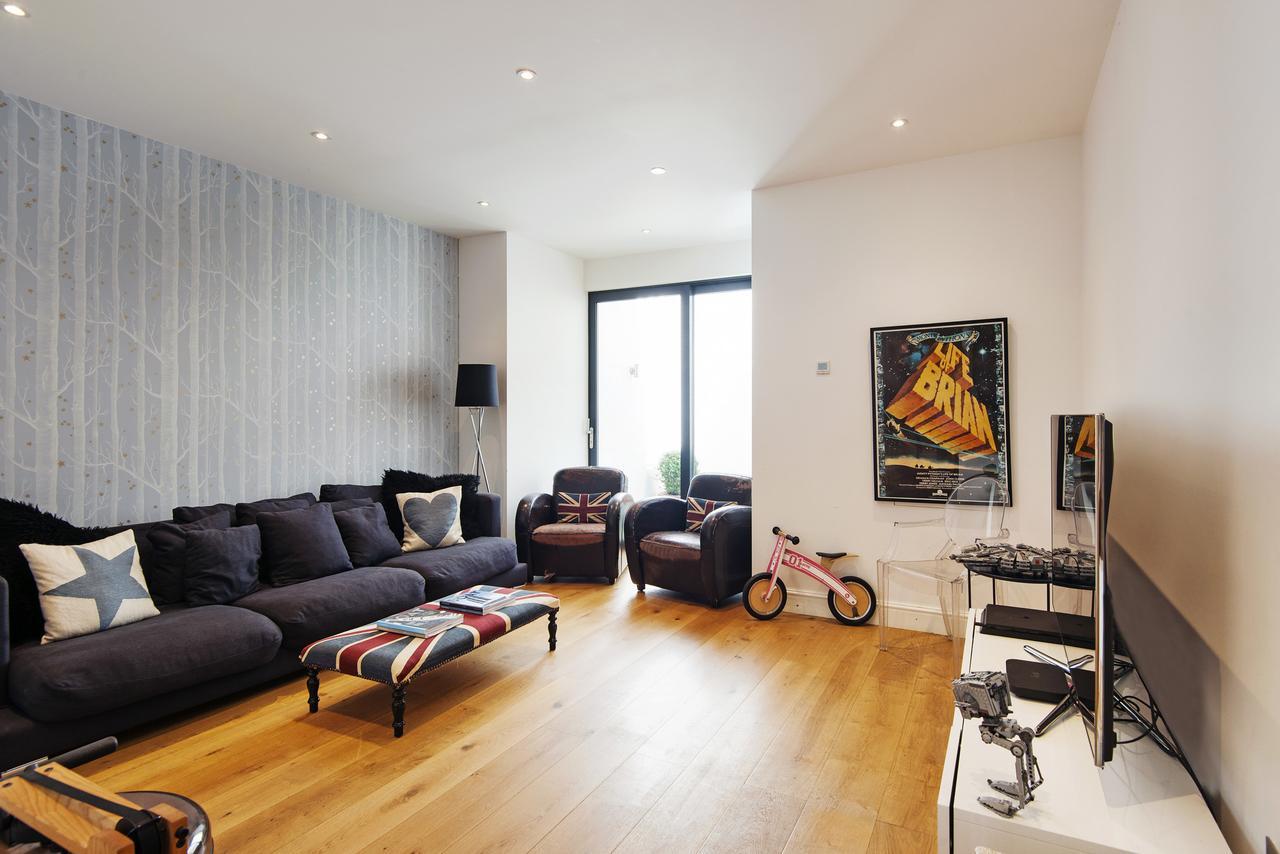 Enchanting Southfields Home By King George'S Park ロンドン エクステリア 写真