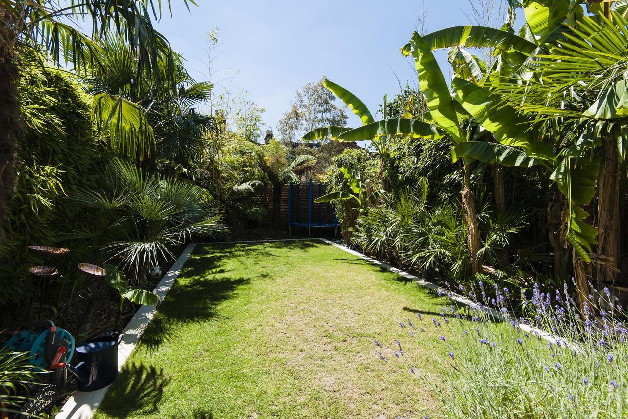 Enchanting Southfields Home By King George'S Park ロンドン エクステリア 写真