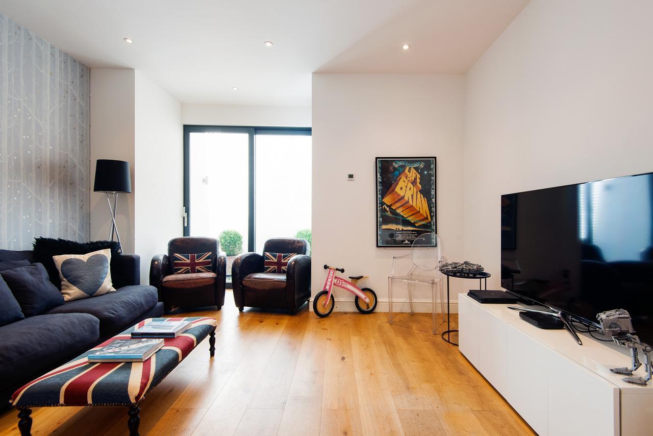 Enchanting Southfields Home By King George'S Park ロンドン エクステリア 写真